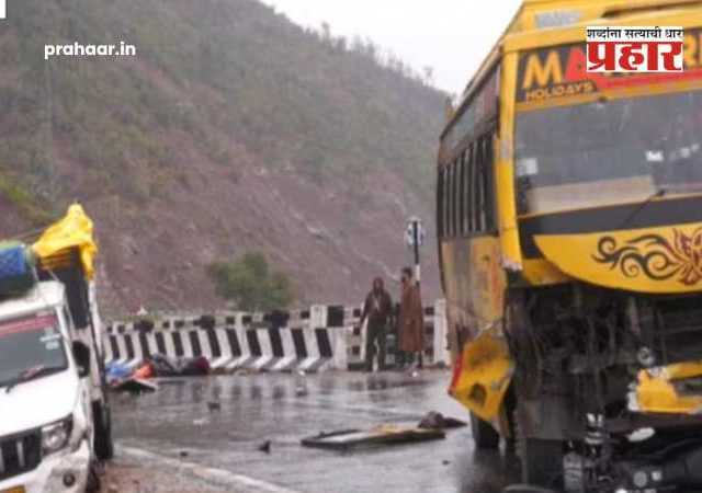 Jammu And Kashmir : जम्मू-श्रीनगर महामार्गावर बस आणि ट्रकची भीषण धडक;  CRPF जवानांसह चौघांचा मृत्यू, अनेक जखमी