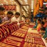 Gold Investment : सोनं खरेदीची संधी हुकली? काळजी नको...बजेटमध्ये दरांची समीकरणं बदलणार; गुंतवणूकदारांसाठी मोठी अपडेट