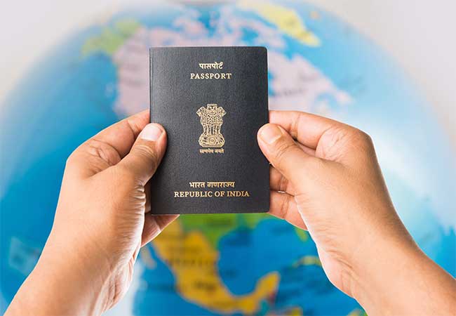 भारतीयांना ५५ देशांमध्ये व्हिसाशिवाय फिरता येणार, भारतीय पासपोर्टला मिळाली ताकद