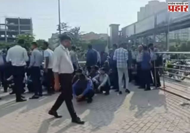 ओनिडा कंपनीच्या गेटवर कामगारांचा एल्गार