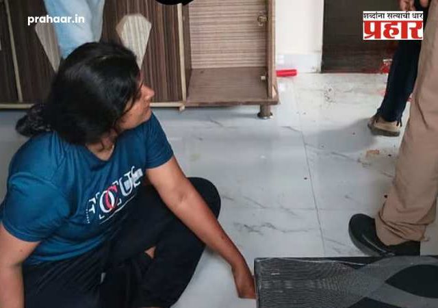 Mother Killed Son In Pune : वाघोली हादरली! जन्मदात्या आईनेच ११ वर्षांच्या मुलाला संपवलं; मुलीवरही सपासप हल्ला, रक्ताने माखलेलं घर पाहून पोलीसही सुन्न