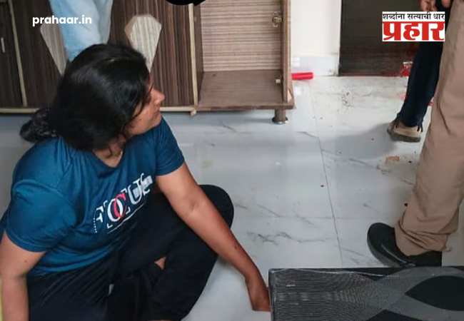 Mother Killed Son In Pune : वाघोली हादरली! जन्मदात्या आईनेच ११ वर्षांच्या मुलाला संपवलं; मुलीवरही सपासप हल्ला, रक्ताने माखलेलं घर पाहून पोलीसही सुन्न