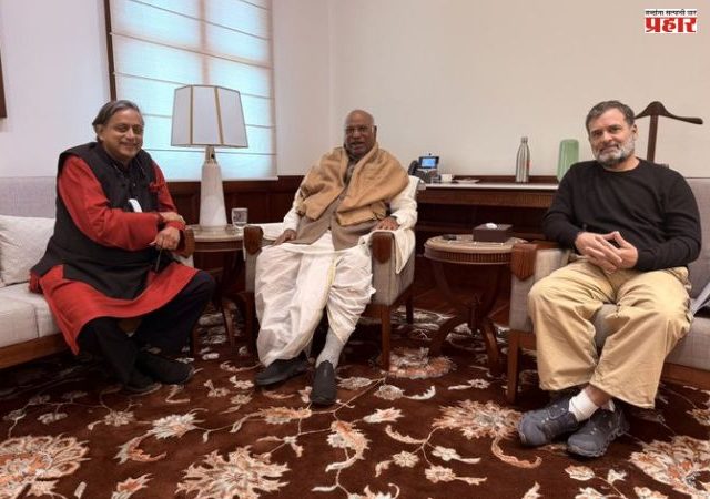 Shashi Tharoor : 'आमच्यात सर्वकाही अलबेल',राहुल गांधी आणि मल्लिकार्जुन खरगे यांना भेटल्यानंतर शशी थरूर यांचं विधान