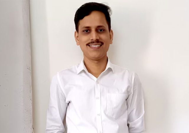 मुंबईत रेल्वे स्टेशनवर प्राध्यापकाची चाकू भोसकून हत्या