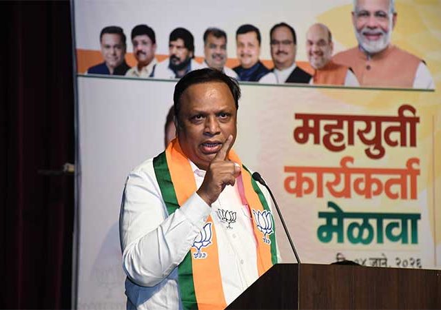 'उद्धव ठाकरे आधी आमदारकीचा राजीनामा द्या मग बिनविरोधवर बोला'