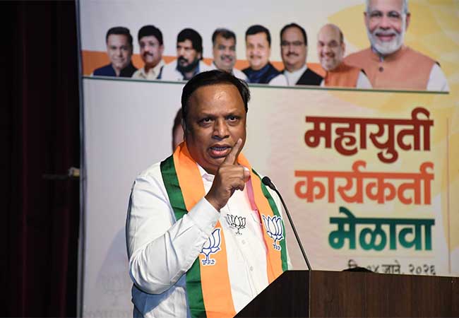 ‘उद्धव ठाकरे आधी आमदारकीचा राजीनामा द्या मग बिनविरोधवर बोला’