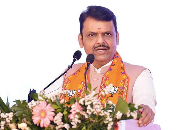 ‘एक कोटी लाडक्या बहिणींना ‘लखपती दीदी’ करणार’