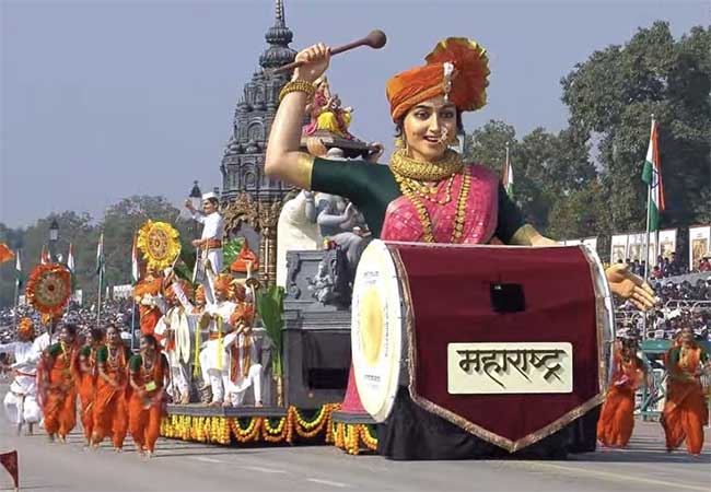 कर्तव्यपथावर ‘गणपती बाप्पा मोरया’चा गजर, प्रजासत्ताक दिनी दिसले देशाचे सामर्थ्य