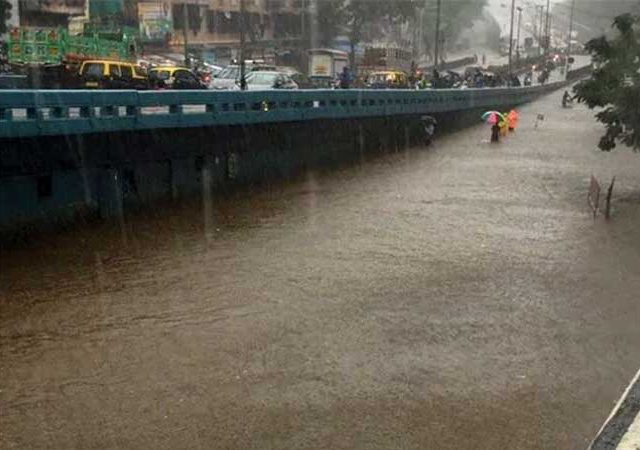 उबाठा म्हणते मुंबईत ठिकठिकाणी स्टॉर्म वॉटर होल्डींग टँक्स बांधणार