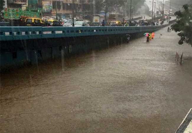 उबाठा म्हणते मुंबईत ठिकठिकाणी स्टॉर्म वॉटर होल्डींग टँक्स बांधणार