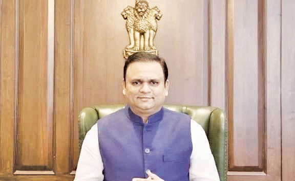 राहुल नार्वेकर यांना ‘क्लीनचिट’