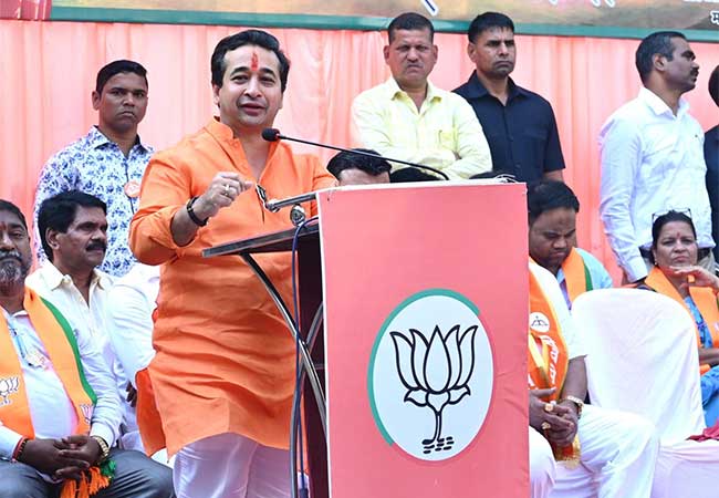 उबाठाने मिनी कोकण भांडुपला बकाल केले!
