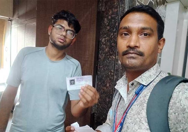 मुंबईतील ८५ लाख मतदारांना झाले मतदार ओळखपत्रांचे वाटप