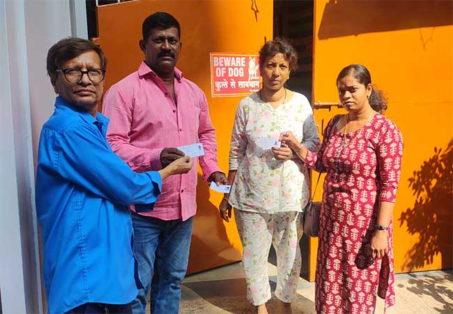 मतदार माहिती चिठ्ठयांचे आजपासून घरोघरी वाटप, आपल्याला मतदार चिठ्ठी मिळाली आहे का?