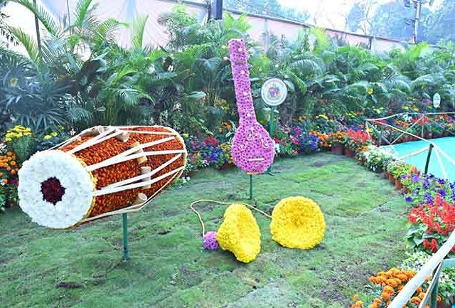 वीरमाता जिजाबाई भोसले वनस्पती उद्यान व प्राणिसंग्रहालयात मुंबई पुष्पोत्सवाचा शुभारंभ