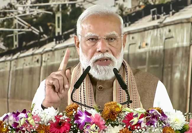 पंतप्रधान मोदी यांची एआय समिटमधील काँग्रेसच्या अर्धनग्न आंदोलनावर टीका