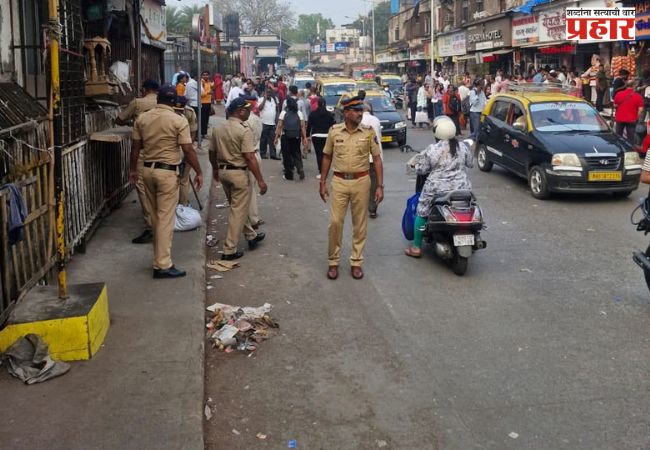 एका खटक्यात दादर पूर्व रेल्वे स्थानक परिसर साफ