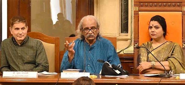 'मुलांनी आणि तरुणांनी मराठी भाषा विसरू नये'