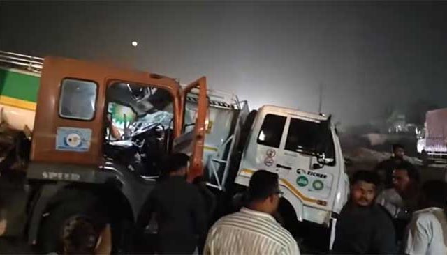 मुंबई पुणे एक्सप्रेस वे वर आणखी एक अपघात, वाहतुकीची कोंडीच कोंडी