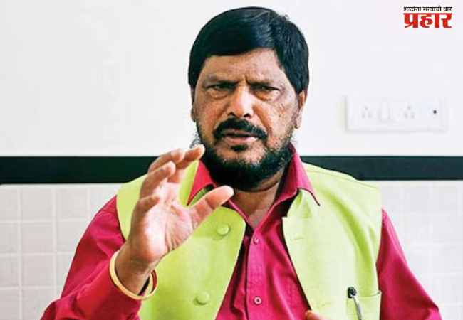 ‘रिपाइं’च्या मुंबईतील सर्व तालुका, वॉर्ड समित्या बरखास्त – केंद्रीय मंत्री रामदास आठवलेंचा निर्णय; ५ एप्रिलपर्यंत संघटनात्मक निवडणुका घेण्याचे आदेश