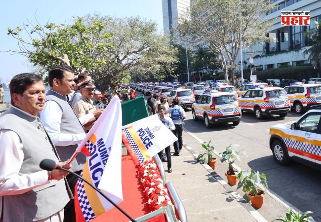 मुंबई पोलिसांच्या १२९० वाहनांचे मुख्यमंत्री देवेंद्र फडणवीस यांच्या हस्ते लोकार्पण