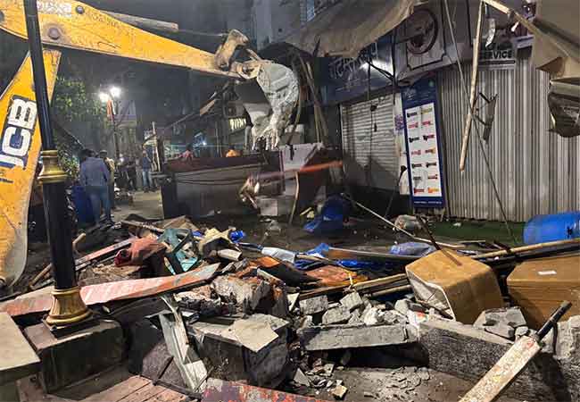 महावीर नगर ,पोयसर जिमखाना परिसर अतिक्रमण मुक्त