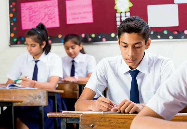 राज्यात शुक्रवारपासून सुरू होणार दहावीची परीक्षा, १६ लाखांपेक्षा जास्त विद्यार्थी परीक्षेला बसणार