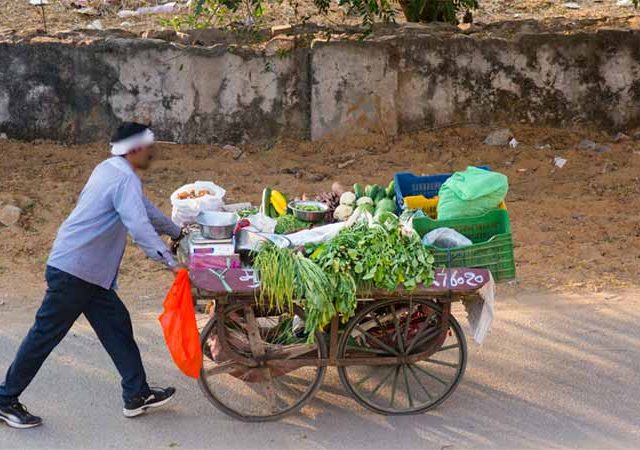 मुंबईतील फेरीवाला माफियाराज कायमचेच उखडून टाका