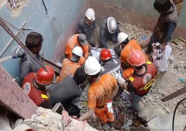 कराचीत गॅस गळतीमुळे ३ मजली इमारत कोसळली, अनेकांचा मृत्यू