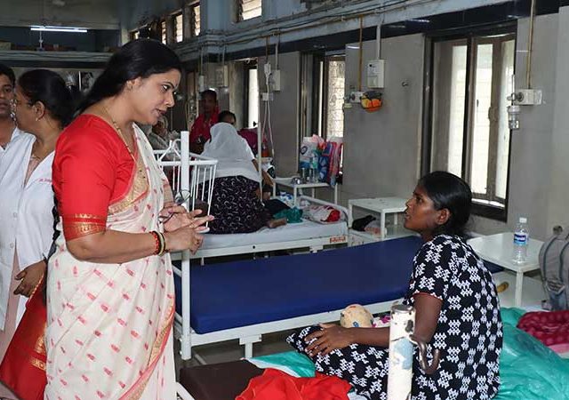 महापौर थेट धडकल्या राजावाडी रुग्णालयात