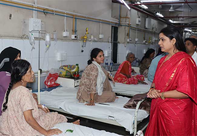 महापौरांनी गोवंडीतील पंडित मदन मोहन मालवीय रुग्णालयाला दिली अचानक भेट