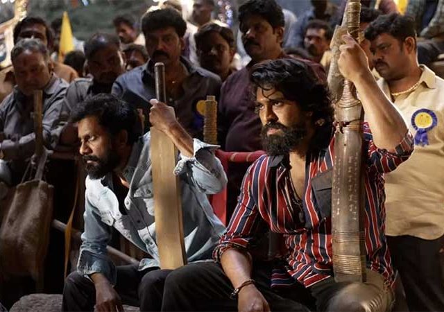 दिग्दर्शक बुची बाबू सना यांच्या वाढदिवसानिमित्त ‘पेड्डी’ टीमकडून खास भेट; BTS व्हिडिओ प्रदर्शित