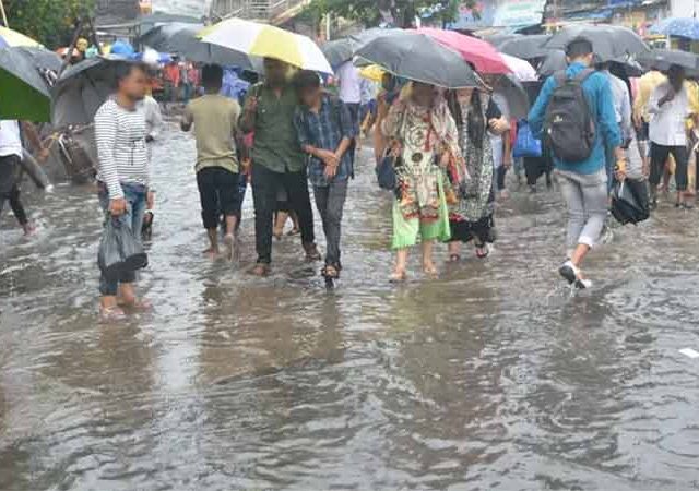 कुर्ला पश्चिम भागातील तुंबणाऱ्या पाण्याचा आता बंदोबस्त...
