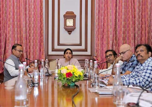 'अल्पसंख्याक समाजाच्या सर्वांगिण विकासासाठी ठोस पावले उचला'