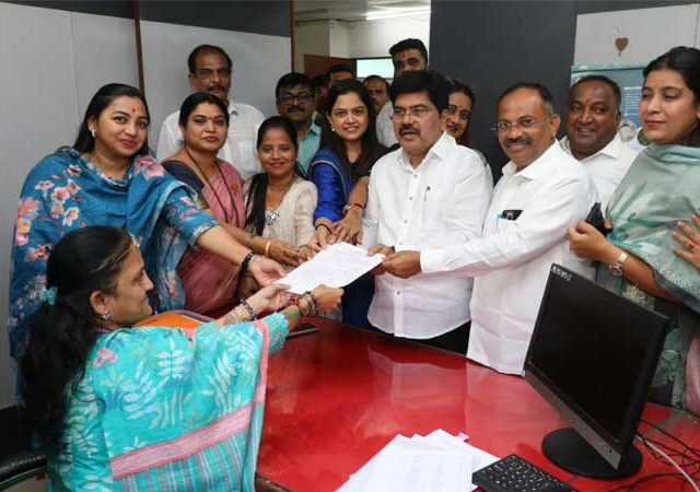 मुंबईतील १२ प्रभाग समित्या बिनविरोध, पाच प्रभाग समित्यांमध्ये होणार निवडणूक