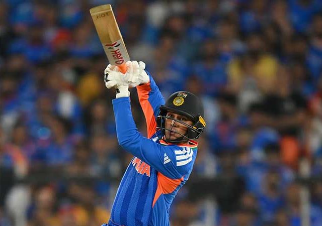 अभिषेक शर्माने नॉकआउटमध्ये विक्रमी अर्धशतकासह रचला इतिहास