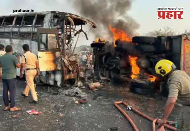 Andhra Pradesh Accident : आंध्र प्रदेशात खासगी ट्रॅव्हलची डंपरला जोरदार धडक; १३ जणांचा होरपळून मृत्यू