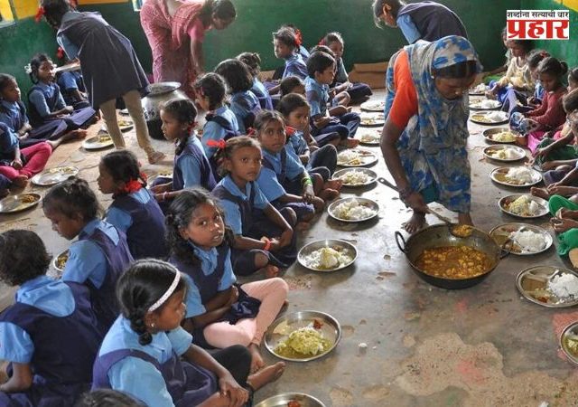 महापालिका शाळांमधील न्युट्रीबार वादात; मध्यान्ह भोजनात इस्कॉनच्या खिचडीची झाली मागणी