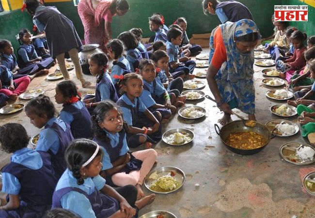 महापालिका शाळांमधील न्युट्रीबार वादात; मध्यान्ह भोजनात इस्कॉनच्या खिचडीची झाली मागणी