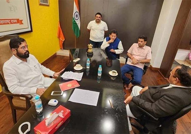 अशोक खरातशी माझे नाव जोडणे चुकीचे, खरातने खात्यात हस्तक्षेप केल्याचा आरोप दीपक केसरकरांनी फेटाळला