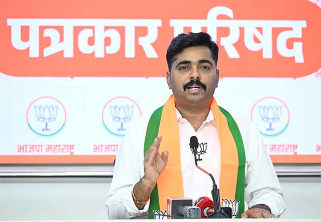 ‘फडणवीस सरकारने शेतकरी कर्जमाफीचे आश्वासन पाळले, उद्धव सरकारने शेतकऱ्यांना कवडीचीही मदत दिली नव्हती’