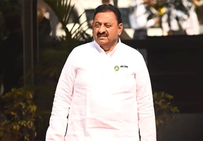 थकबाकीदार शेतकऱ्यांना दिलासा; सप्टेंबर २०२५ पर्यंतच्या कर्जाला मिळणार माफी!
