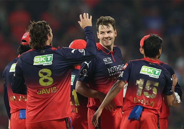 रॉयल चॅलेंजर्स बंगळुरूचा हैदराबादवर विक्रमी विजय