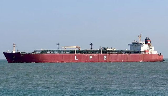 आनंदाची बातमी, ९४ हजार मेट्रिक टन LPG घेऊन दोन टँकर भारताकडे रवाना