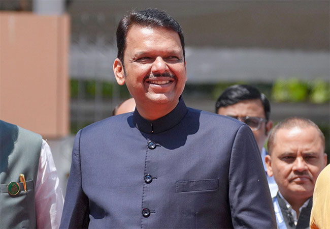 ‘अमरावतीमध्ये हनुमान गढी धार्मिक पर्यटन केंद्राची उत्कृष्ट निर्मिती करावी’