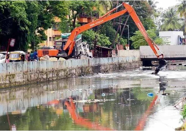 नालेसफाई कंत्राटदारांची थकीत रक्कम देण्यास प्रशासन तयार, कंत्राटदार कामाला करणार सुरुवात