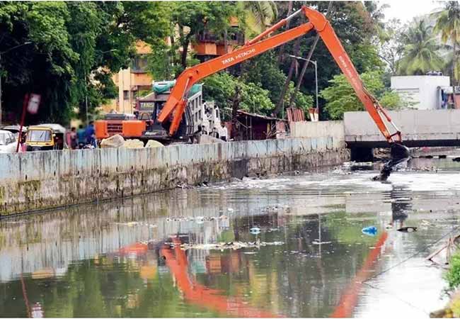नालेसफाई कंत्राटदारांची थकीत रक्कम देण्यास प्रशासन तयार, कंत्राटदार कामाला करणार सुरुवात