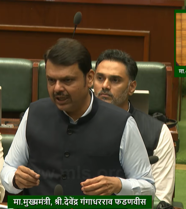 कांदा उत्पादक शेतकऱ्यांना मदत करण्यासाठी सचिव स्तरीय समितीने उपाययोजना करावी - मुख्यमंत्री देवेंद्र फडणवीस