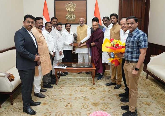 उपराष्ट्रपती सी.पी. राधाकृष्णन यांची अण्णा बनसोडे यांच्या शिष्टमंडळाने घेतली सदिच्छा भेट