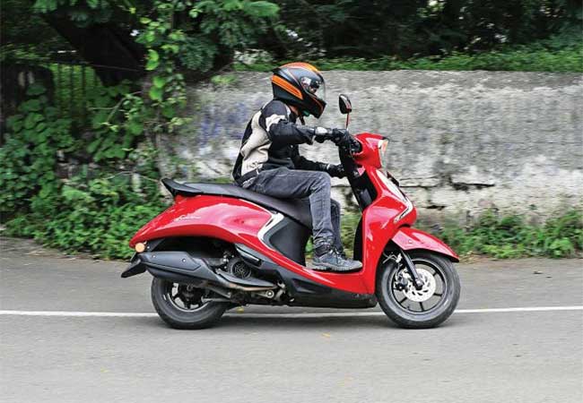 यामाहाकडून महाराष्‍ट्रात R15, FZ-S Fi Hybrid RayZR आणि Fascino वर गुढीपाडवा विशेष ऑफर्स सादर